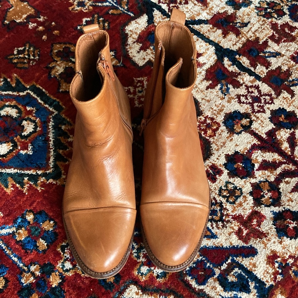 Leather Tenpoints boots, size 36.